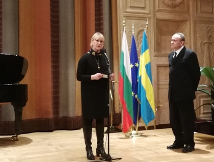 Министърът на външните работи на Швеция Маргот Валстрьом рецитира Елисавета Багряна за Трети март 