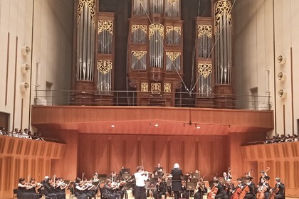 ブルガリアのヴァイオリニスト、ゲオルギ・ライチェフ氏が東京でのチャリティーコンサートで日本の観客を魅了