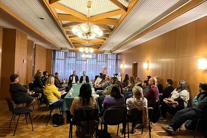 Работна среща с консултанти и социални работници 