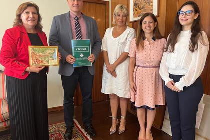 Среща на посланик Стоян Михайлов с представители на аржентинското училище № 2071 “Complejo Educativo Cristiano IEMA” в гр. Росарио (Провинция Санта Фе, Аржентина)