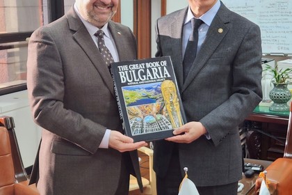 Специална селекция от български книги с нов дом в Библиотеката на Националното събрание на Република Корея