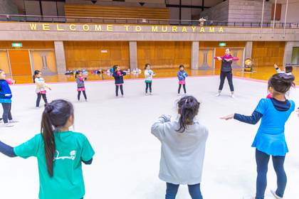 Семинари по художествена гимнастика в гр. Мураяма, водени от сребърната медалистка по художествена гимнастика от олимпийските игри в Париж г-ца Боряна Калейн и треньора й г-жа Марияна Памукова