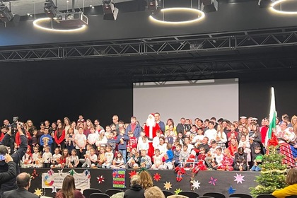 Коледно тържество на Българско училище „Тракия“ – гр. Майнц