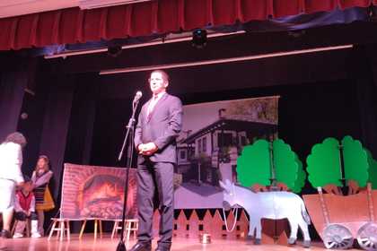 Ученици от Българското неделно училище „Св. Седмочисленици“ – Тарагона - Реус представиха театралната постановка „Приказки край огнището“