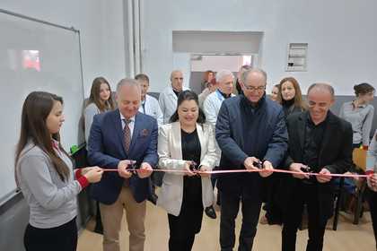 С инициативата „Модерни класни стаи“ България насърчава дигиталното обучение в Косово