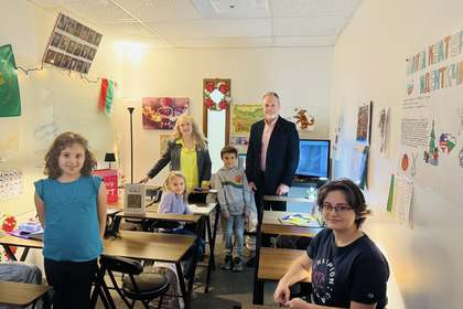 Генералният консул посети учебните занятия на българското училище в Сиатъл