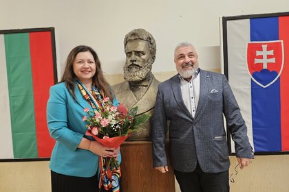 Новият посланик в Братислава посети българското училище