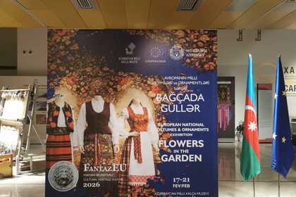 Изложба на национални носии на страните-членки на Европейския съюз, организирана от Делегацията на ЕС в Баку, в Музея на килимите на Азербайджан
