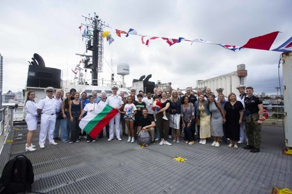 България отбеляза Националния си празник и посрещна НИК „Св. св. Кирил и Методий“ в пристанище Сантос, Бразилия