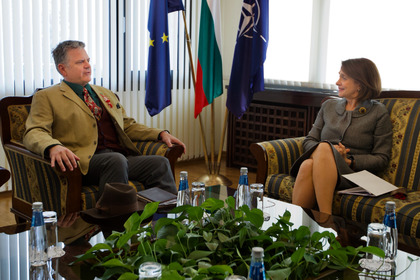Minister Nadezhda Neynski met with H. Martin McDowell, acting ambassador of the United States to Bulgaria