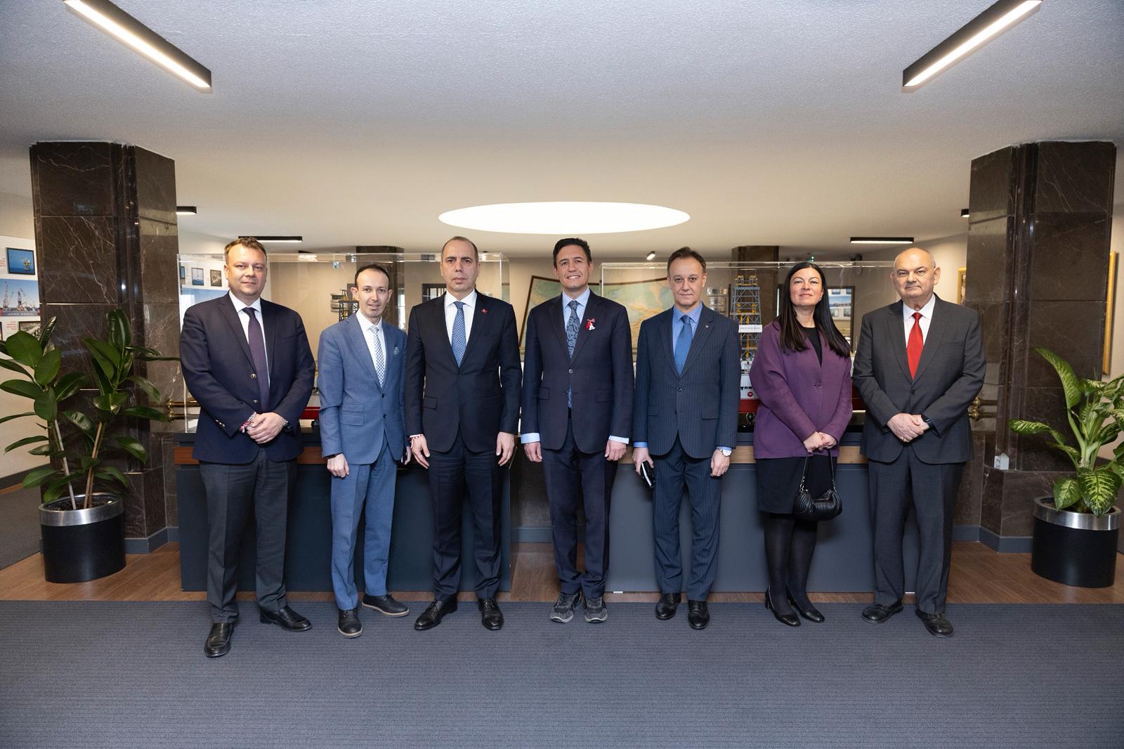 Büyükelçi Anguel Tcholakov’un Türkiye Petrolleri yönetimiyle görüşmesi