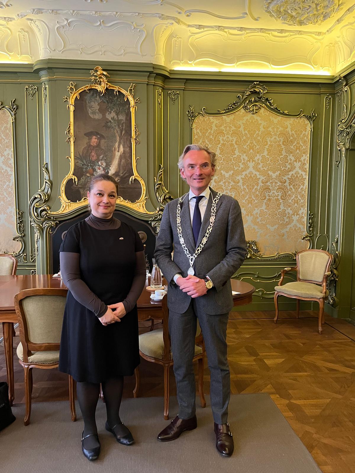 Информация за посещението на посланик Елизабет Върбанова в гр. Дордрехт