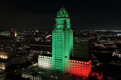 Сградата на общината в Лос Анджелис грейна в цветовете на българското знаме по случай националния празник – Трети март