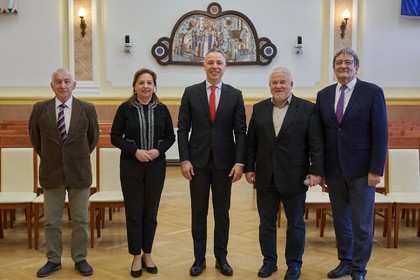 Среща на посланик Мария Ангелиева с Петер Гайда, кмет на XIX район на Будапеща – Кишпещ Отбелязване на Световния ден на водата на родопската чешма в Кишпещ