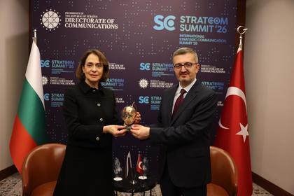 Neynsky and Duran discussed strategic communication and hybrid threats