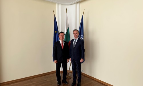 Среща на заместник-министър Ради Найденов с извънредния и пълномощен посланик на Република Корея в България