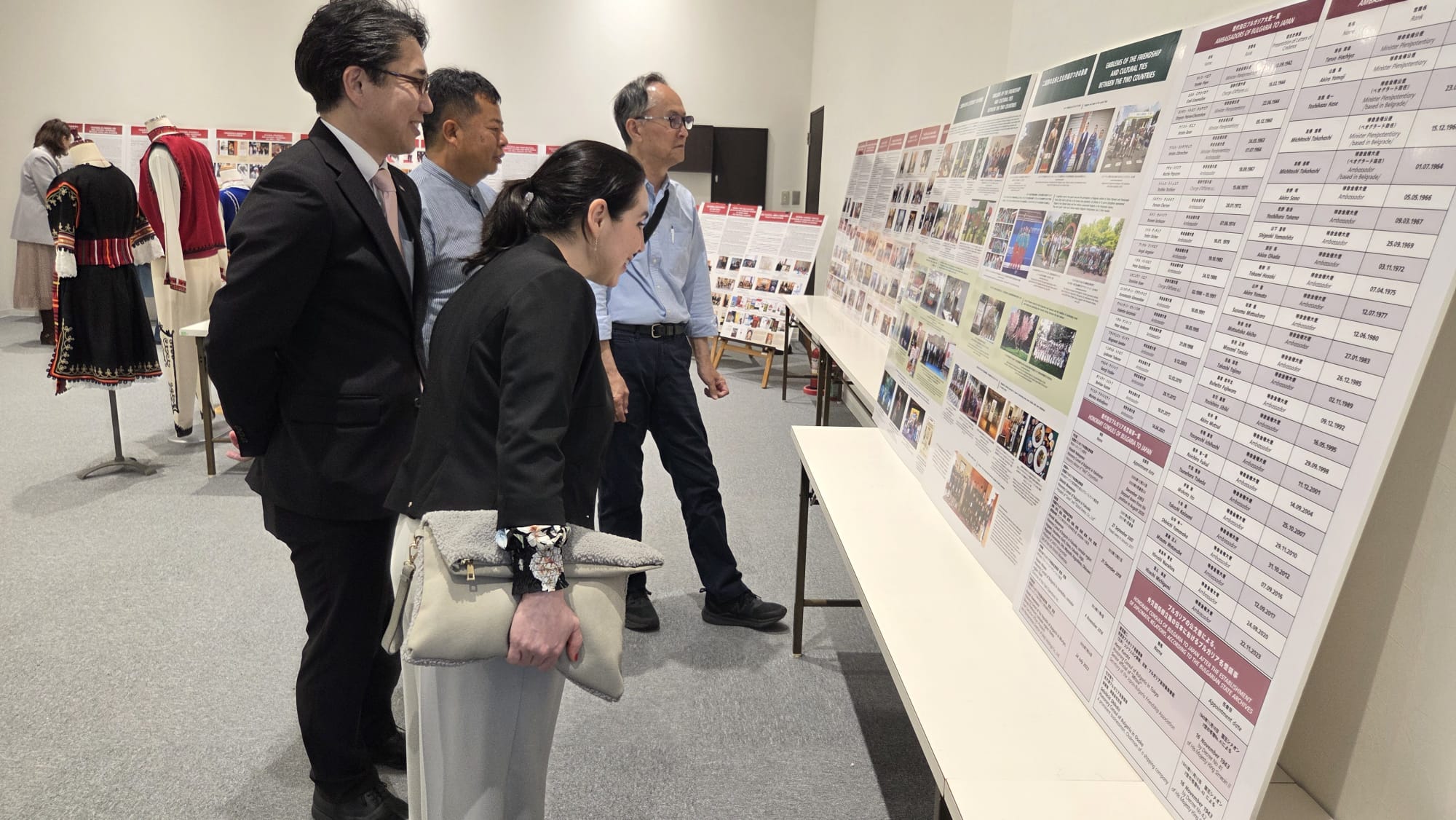 ブルガリアフェスティバルの開催（横浜市の「横浜イングリッシュガーデン」ローズガーデンにて）