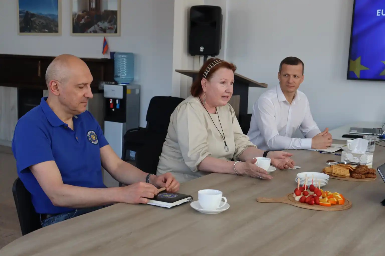 Meeting of Ambassador Nikola Nikolov with the Head of the EU Civilian Mission in Armenia Satu Koivu and a patrol with representatives of the Bulgarian contingent