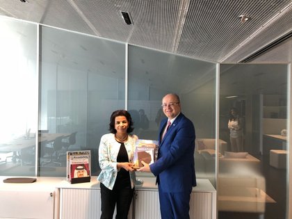 България дари книги на Катарската национална библиотека по случай 24 май