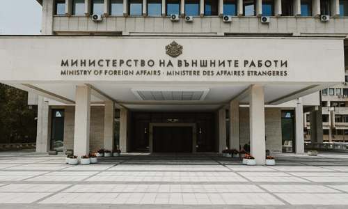 Посланикът на Република България в Обединените арабски емирства бе спешно извикан обратно в София