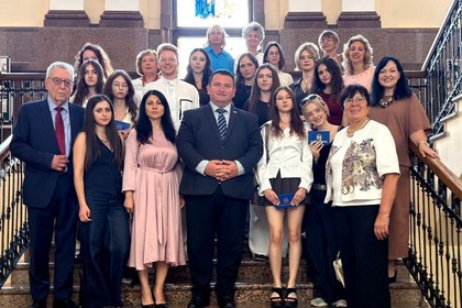 Новата учебна година в Киев и българският език: посланикът на България приветства студентите в първия им учебен ден в Образователно-научния институт по филология към Киевския национален университет „Тарас Шевченко“
