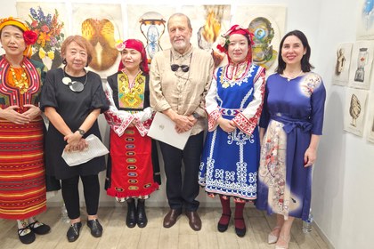 Посланик Мариета Арабаджиева откри изложбата „Алегории“ на Петър Бояджиев в Токио