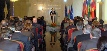 Modern diplomacy should help Bulgaria to emerge from crisis