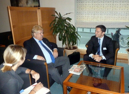 Кристиан Вигенин разговаря с председателя на Комисията по външни работи на ЕП Елмар Брок