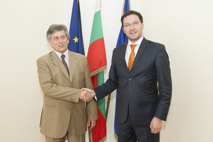 Minister Daniel Mitov held a farewell meeting with the Ambassador of Greece Dimosthenis Stoidis
