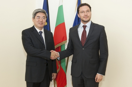 Minister Daniel Mitov held a meeting with the Ambassador of China Zhang Haizhou