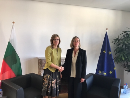 Deputy Prime Minister Ekaterina Zaharieva confers with EU’s chief diplomat Federica Mogherini, Commissioner Johannes Hahn and the foreign ministers of UK and Ireland