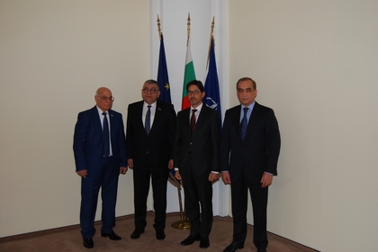 Yuri Sterk discusses the development of cooperation between Bulgaria and Azerbaijan with MPs of the Azerbaijani Parliament