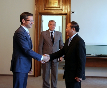 Министър Кристиан Вигенин се срещна с посланика на Виетнам
