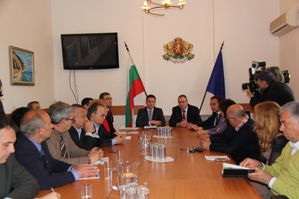 Министър Вигенин обсъди с туристическия бранш във Варна възможностите за сътрудничество