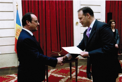 Посланик Костадин Коджабашев връчи акредитивните си писма на френския президент Франсоа Оланд 