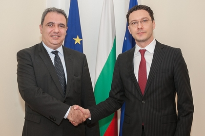 Среща на министър Даниел Митов с посланика на Азербайджан