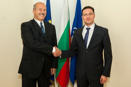 Министърът на външните работи Даниел Митов разговаря с новоназначения посланик на Чешката република в България