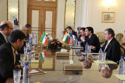 Добрият политически диалог и проекти от взаимен интерес бяха във фокуса на разговорите на министър Митов с иранските му колеги