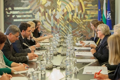 Министър Даниел Митов се срещна с министъра по европейските въпроси на Кралство Норвегия Елизабет Аспакер