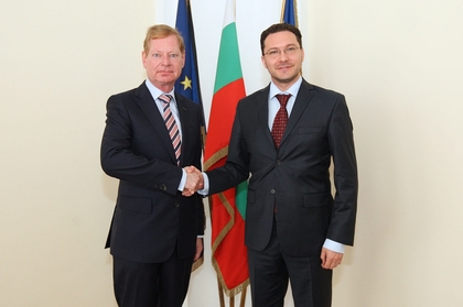 Външният министър Даниeл Митов се срещна с новия ръководител на германската фондация „Конрад Аденауер” у нас