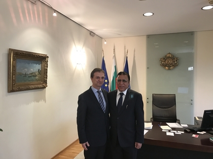  Министър Ради Найденов се срещна с посланика на Индия Раджеш Садчева 