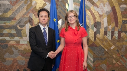 Ekaterina Zaharieva Confers with Chinese Vice Minister of Foreign Affairs Wang Chao