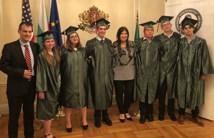 Връчване на дипломи на завършилите 12 клас ученици от училище „Христо Ботев“