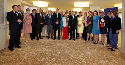 Обяд на посланиците на страните членки на ЕС в Мадрид с министъра на икономиката и предприятията