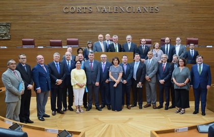 Среща на консулския окръг с председателя на автономния парламент на Валенсианска област