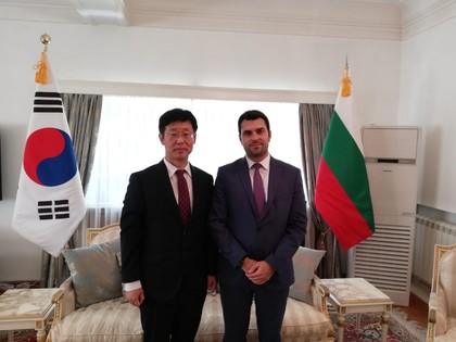 Заместник-министър Георгиев разговаря с посланика на Република Корея у нас 