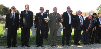 Отбелязване на Архангелова Задушница на българското военно гробище в македонското Ново село