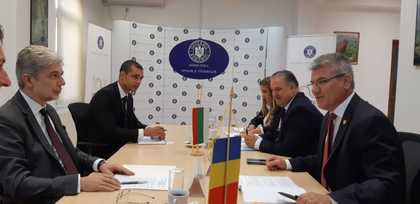 Министър Нено Димов посети румънския си колега