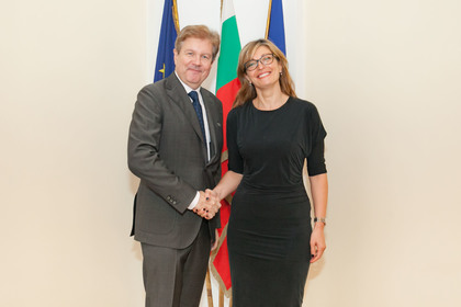 Министър Захариева прие почетния ни консул за Долна Австрия Петер Харолд 