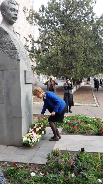Честване на 140-годишнината от рождението на българския поет и патрон на  131-во основно училище „П. К. Яворов” в Ереван